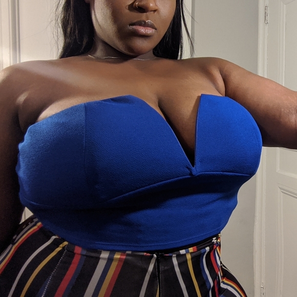 Tops - Royal blue low-cut crop top